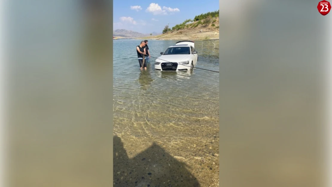 Elazığ'da park halindeki otomobil Keban Barajına uçtu