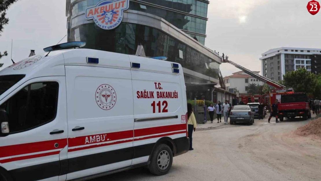 Elazığ'da plazada yangın paniği