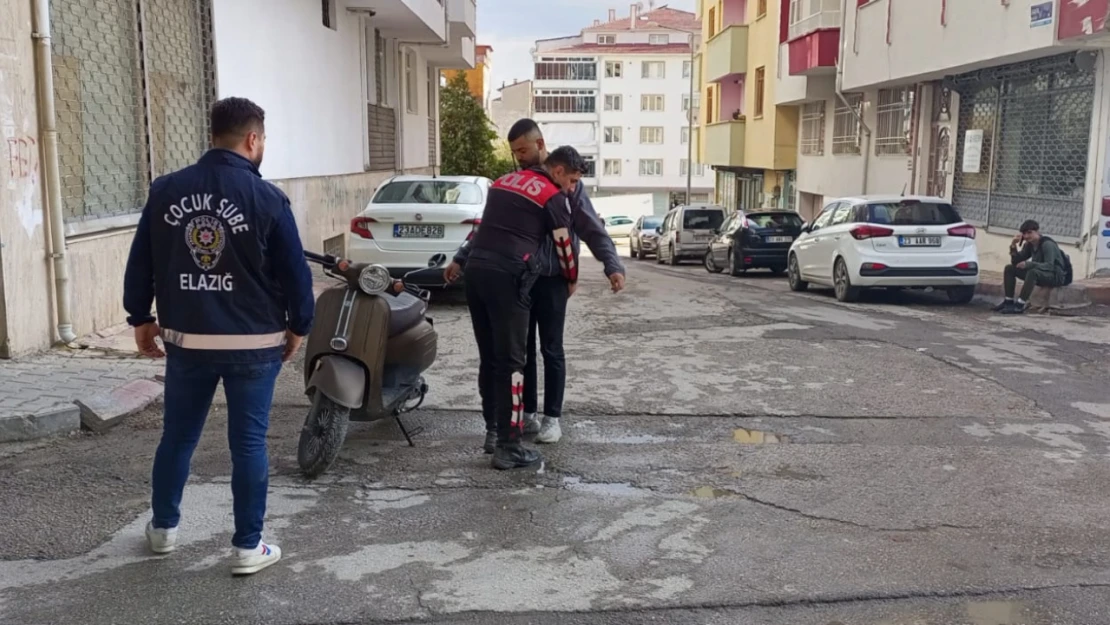 Elazığ'da Polis Ekipleri Okulların Çevresinde Denetim Yaptı