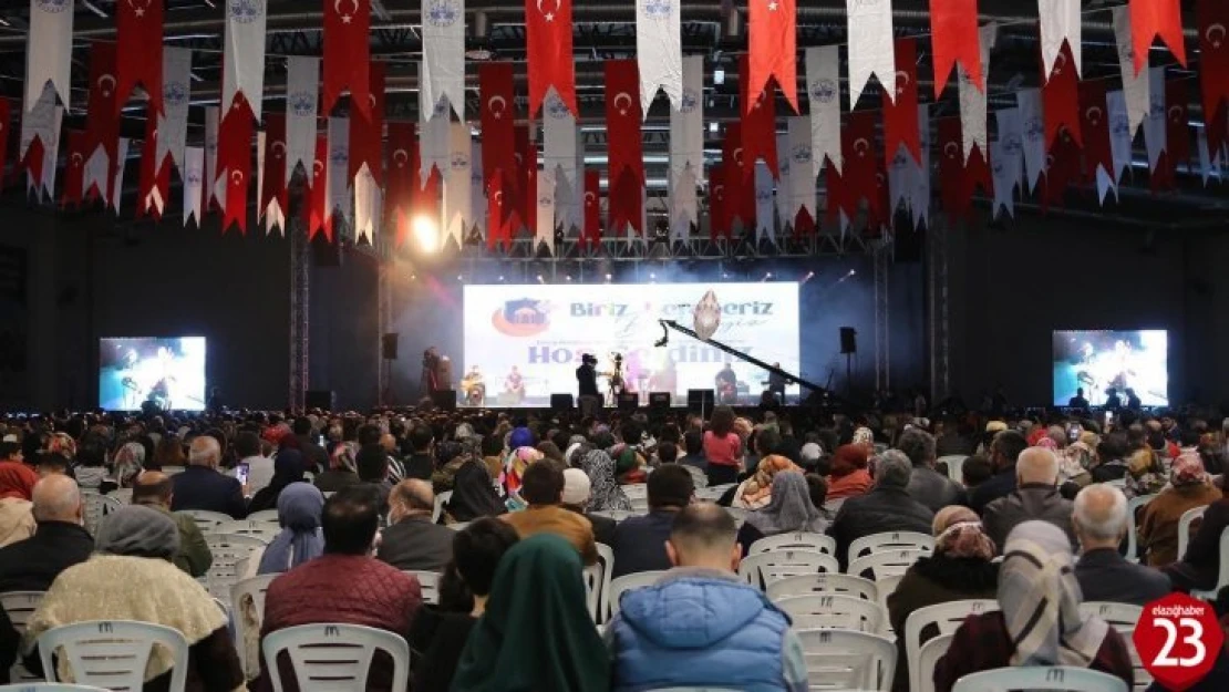 Elazığ'da Ramazan etkinliklerinin ikinci gününde Uğur Işılak sahne aldı