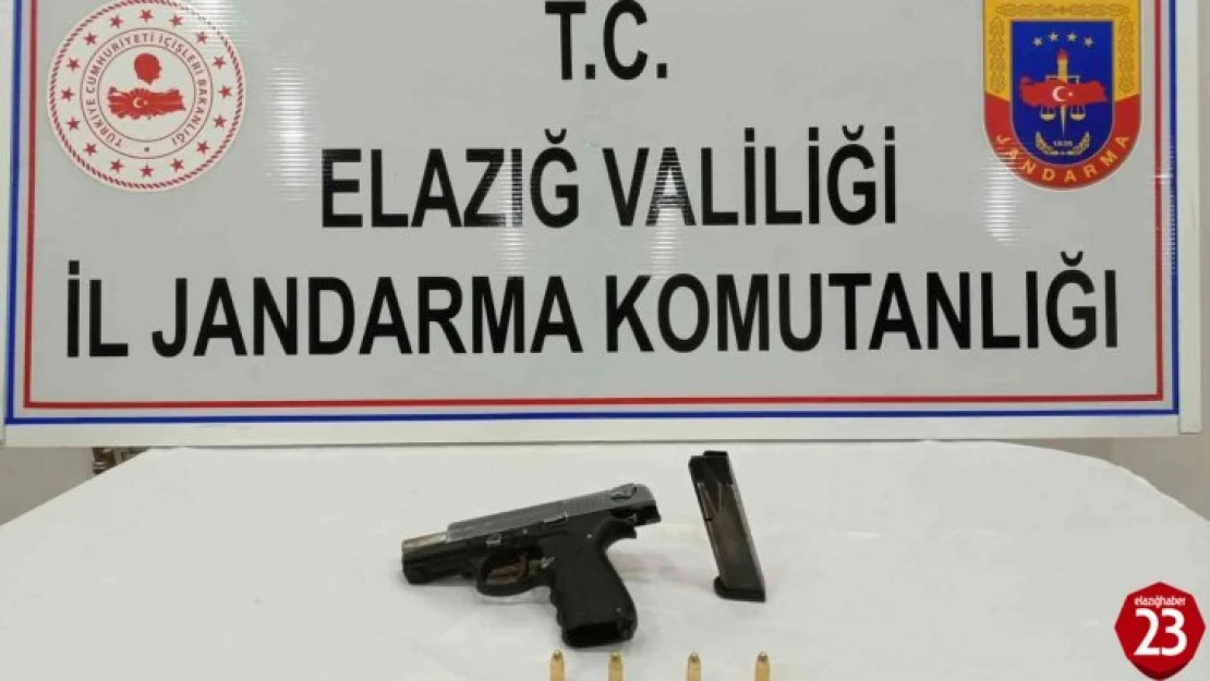 Elazığ'da ruhsatsız tabanca ele geçirdi