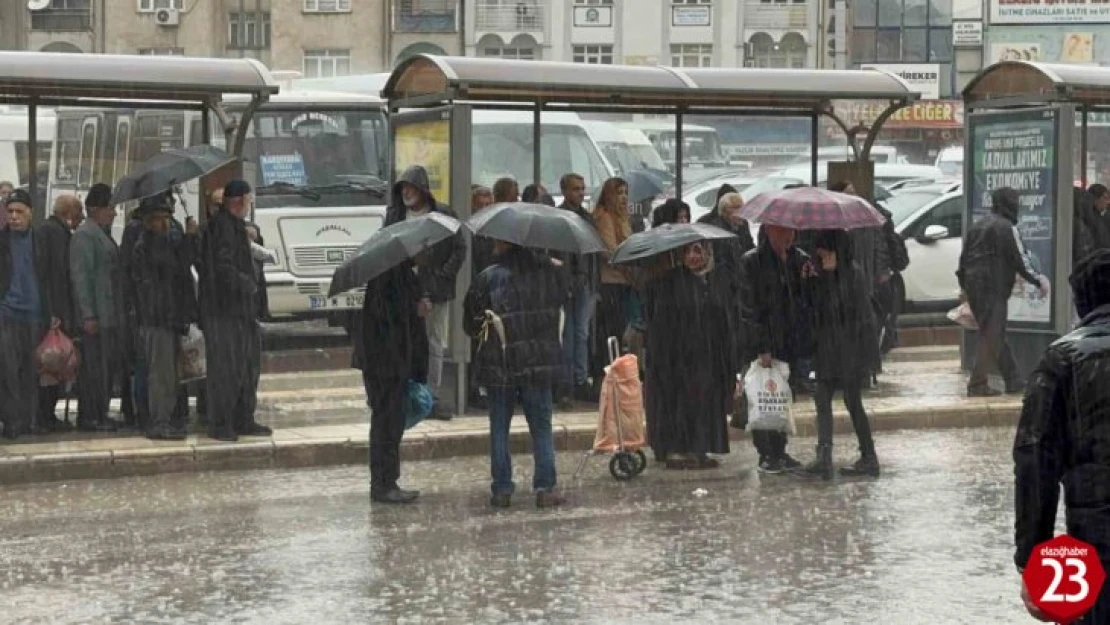 Elazığ'da sağanak yağış etkili oldu