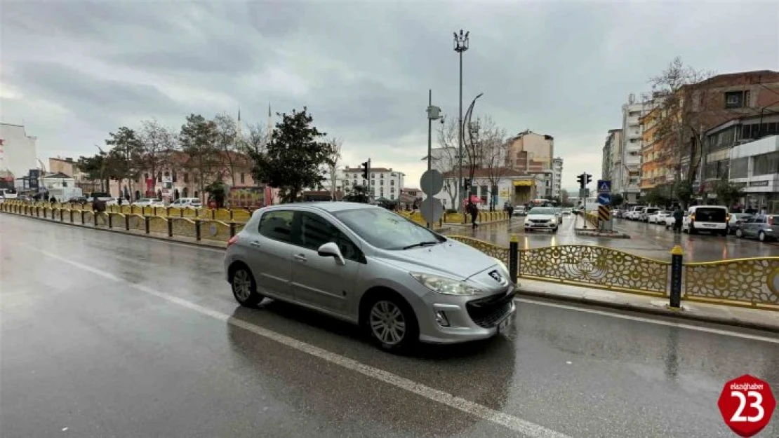 Elazığ'da sağanak yağış etkili oldu