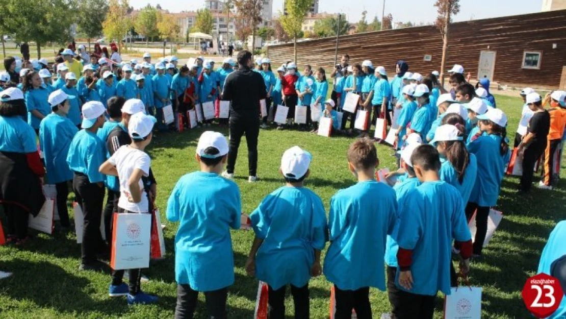 Elazığ'da Sağlık İçin Yürüyüş Etkinliği Düzenlendi