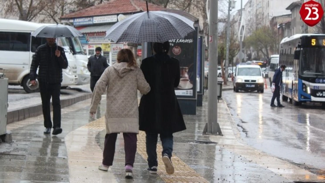 Elazığ'da şiddetli yağış etkili oldu