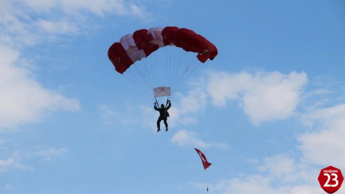 Elazığ'da SKYFest Etkinliği Renkli Görüntüler Oluşturdu