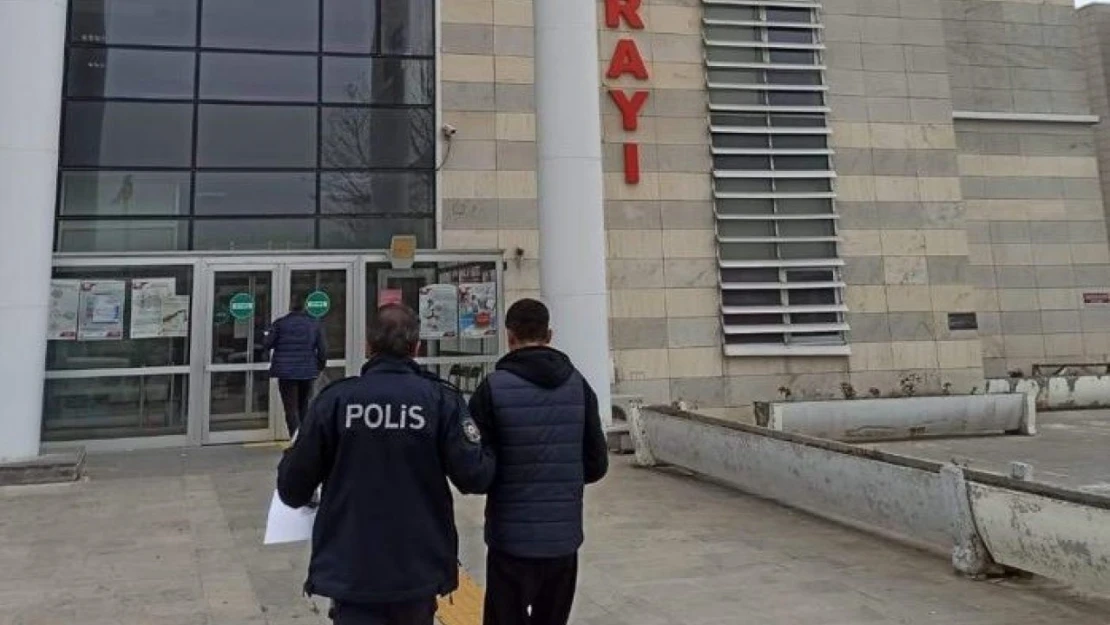 Elazığ'da Polis Sokak Satıcılarına Sokağın Yüzünü Göstermiyor, 4 Gözaltı !