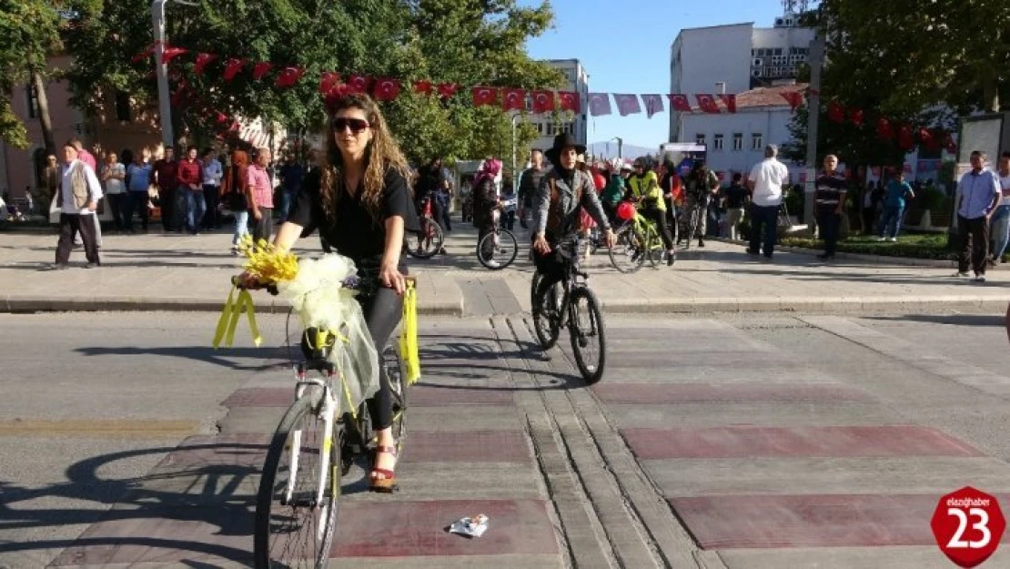 Elazığ'da Süslü Kadınlar Bisiklet Turu