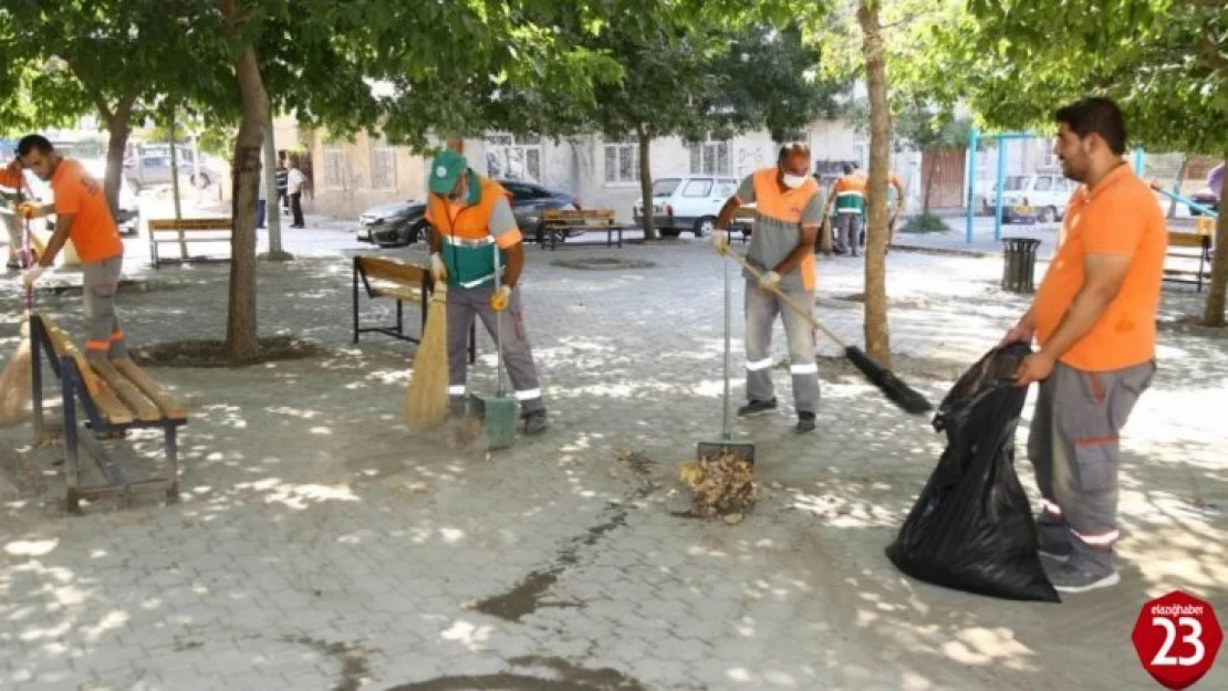 Elazığ'da Temizlik Çalışmaları Sürüyor