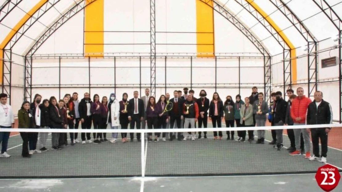 Elazığ'da tenis müsabakaları tamamlandı