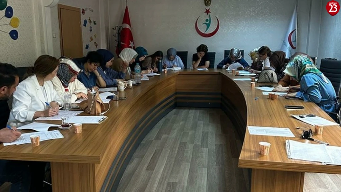 Elazığ'da Toplum Sağlığı Personeline Birinci Basamak Hizmetler Eğitimi Verildi