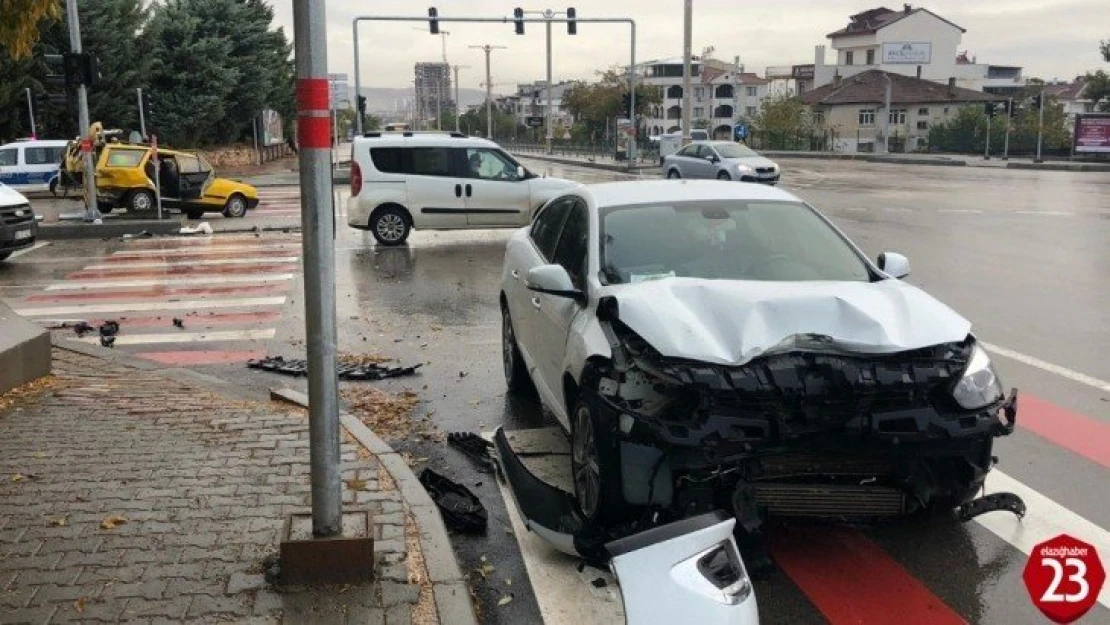 Elazığ'da trafik kazası: 1 yaralı