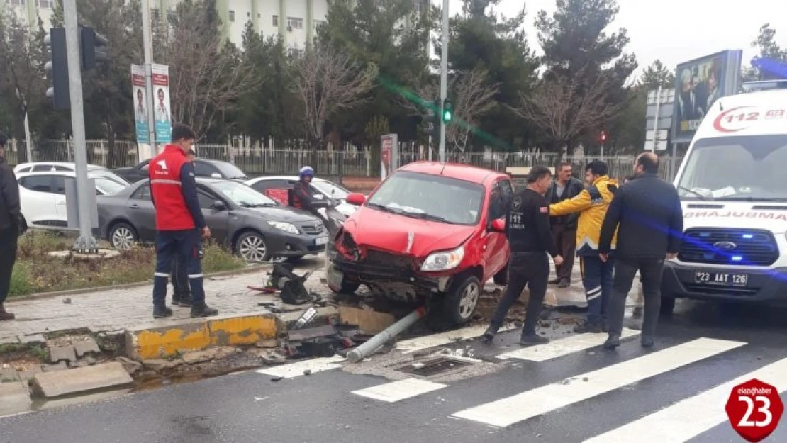 Elazığ'da trafik kazası: 1 yaralı