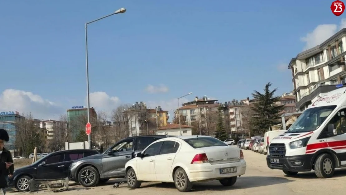 Elazığ'da Korkutan Trafik Kazası: 1 Yaralı!