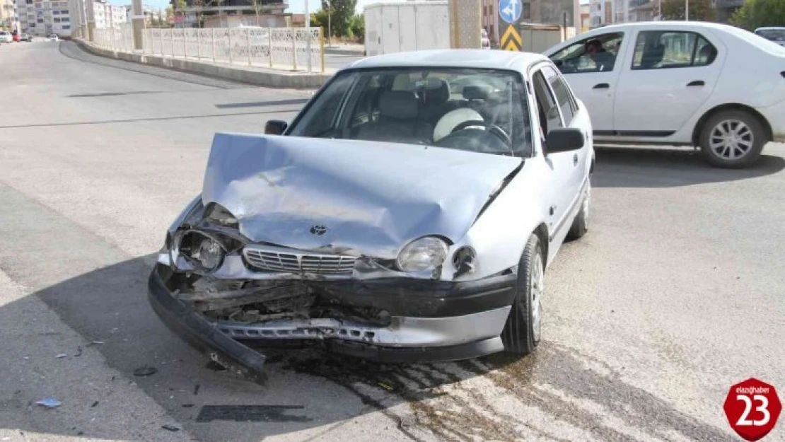 Elazığ'da trafik kazası: 2 yaralı