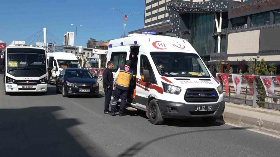 Elazığ'da trafik kazası: 2 yaralı