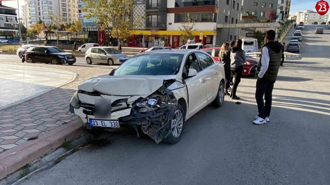 Elazığ'da trafik kazası: 2 yaralı