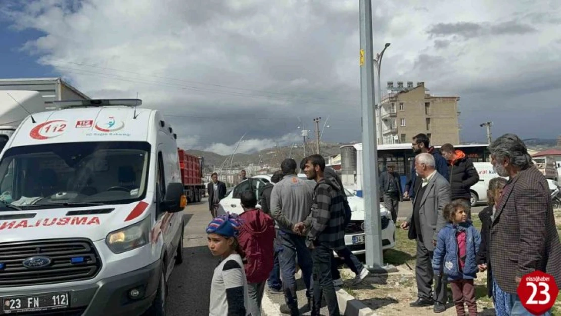 Elazığ'da trafik kazası: 3 yaralı