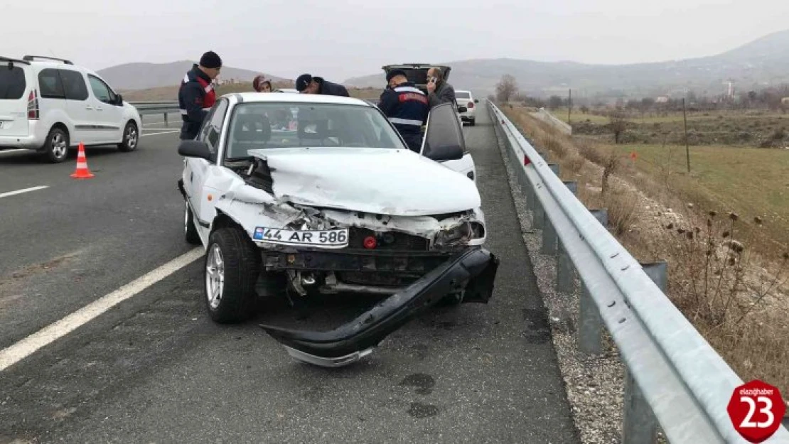 Elazığ'da trafik kazası: 4'ü çocuk 7 yaralı