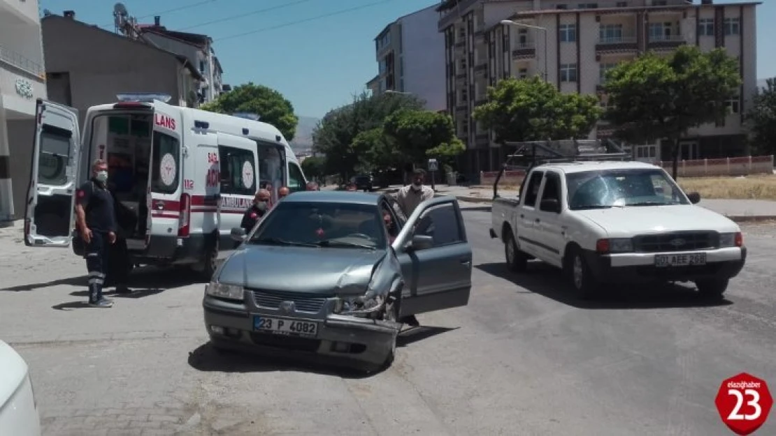 Kovancılar'da Trafik Kazası 4 Yaralı