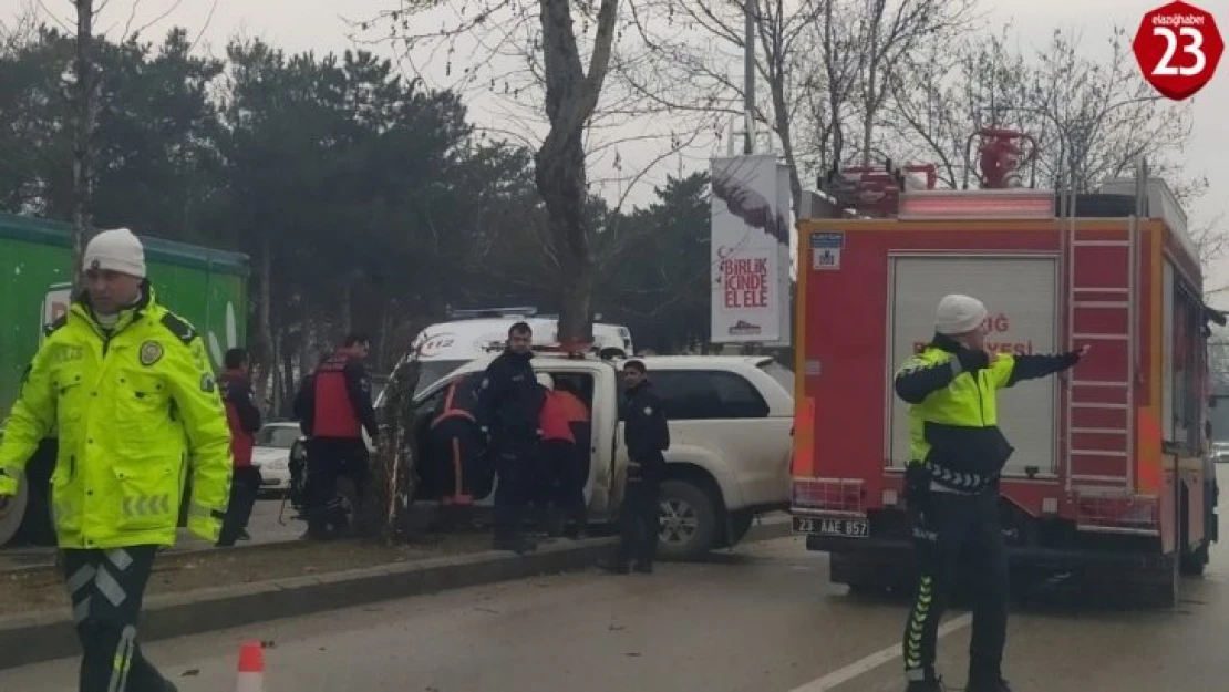 Organize Sanayi Civarında Trafik Kazası, 3 Yaralı