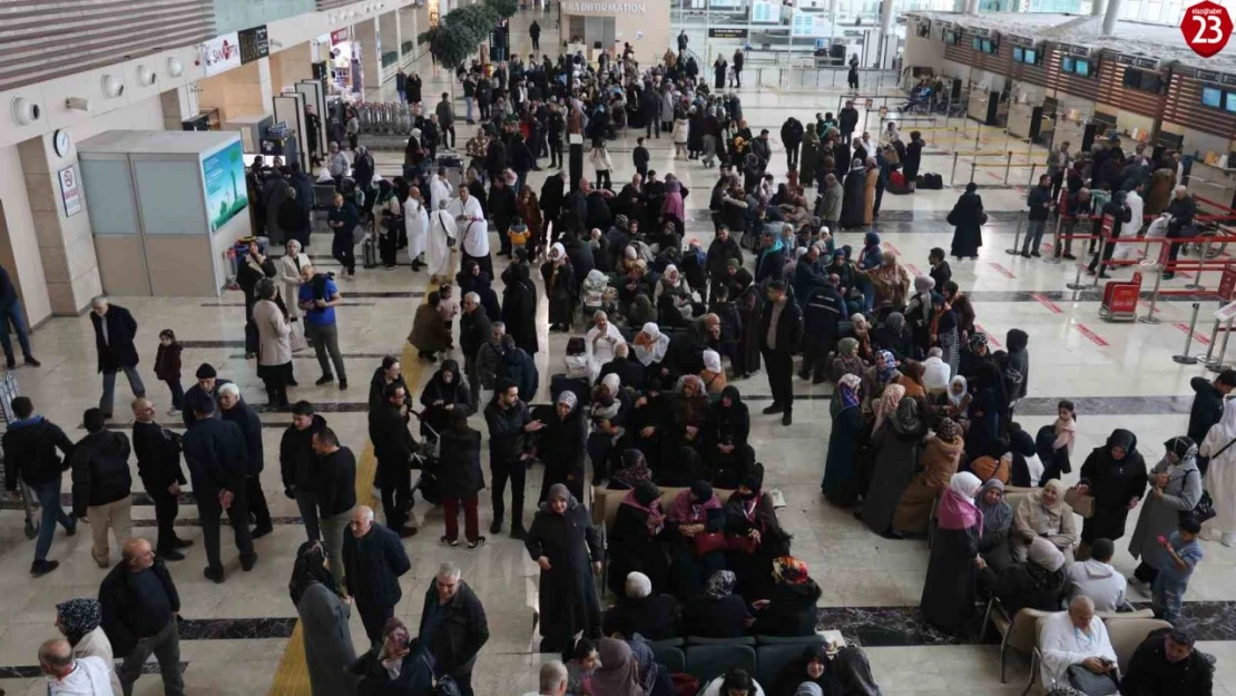 Elazığ'dan Umreye Giden İlk Kafileler Uğurlandı