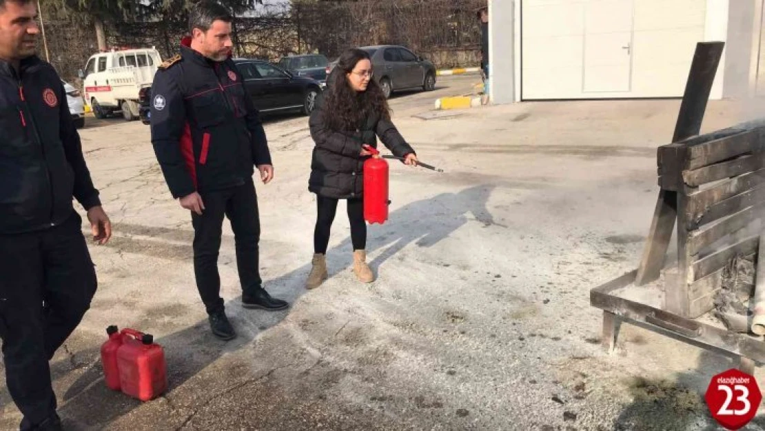 Elazığ'da Üniversite Öğrencilerine Yönelik Yangın Eğitimi Ve Tatbikatı