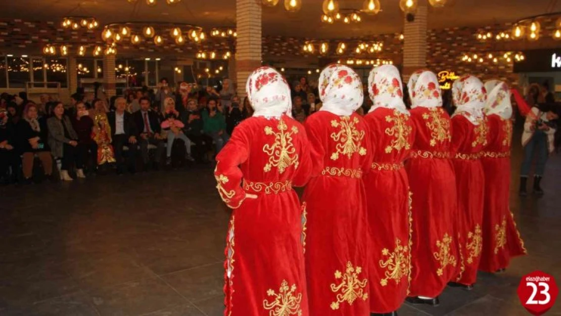 Elazığ'da üniversiteli öğrenciler yöresel yemeklerle buluştu