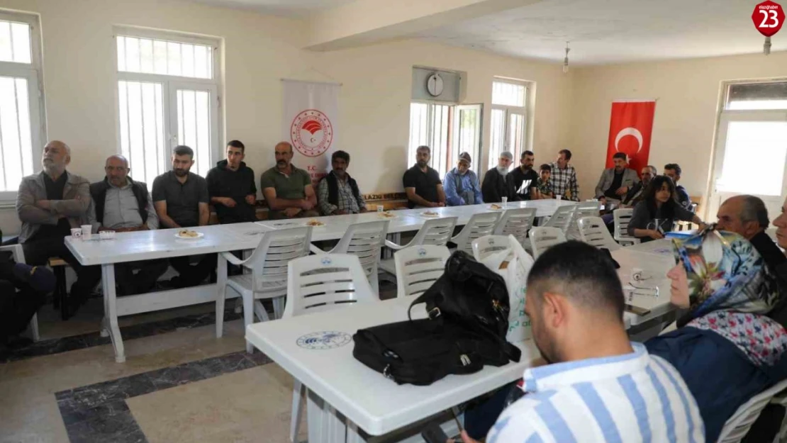 Elazığ'da Zirai Don Sonrası Üreticilere Bilgilendirme Toplantıları Sürüyor