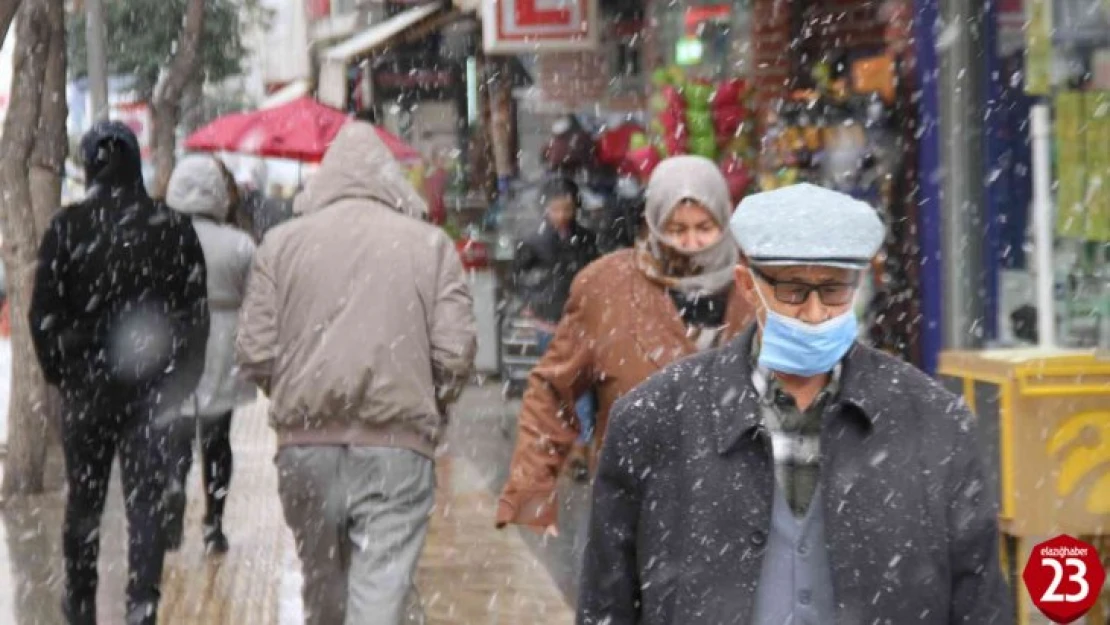 Elazığ'da uzun süredir beklenen kar yağışı başladı