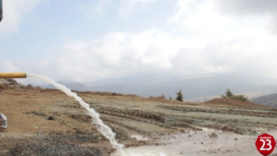 Elazığ'da yaban hayatına su desteği