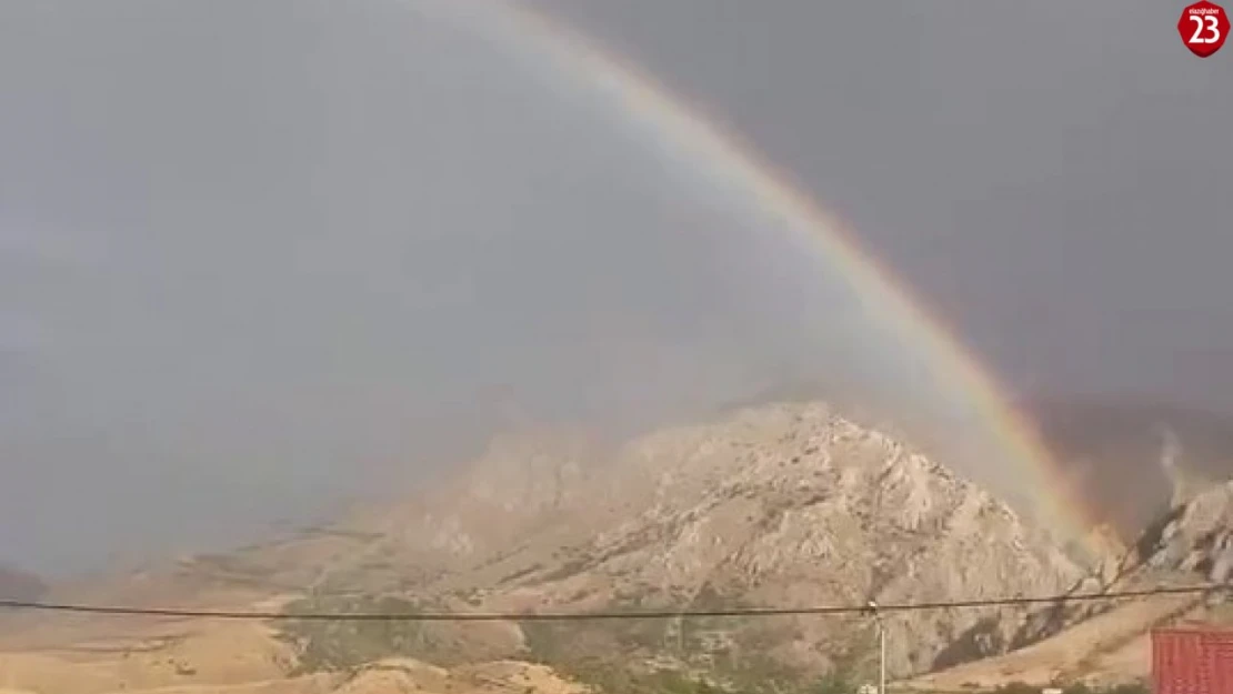 Elazığ'da yağmur sonrası ortaya çıkan gökkuşağı görenleri hayran bıraktı