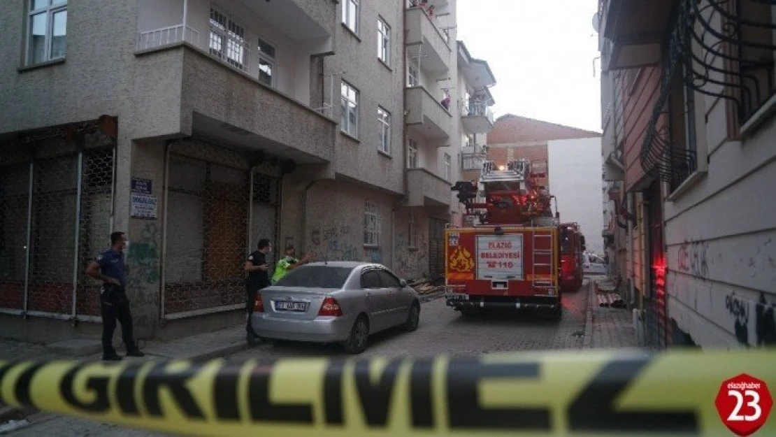 Elazığ'da yangında 3 kişi dumandan etkilendi