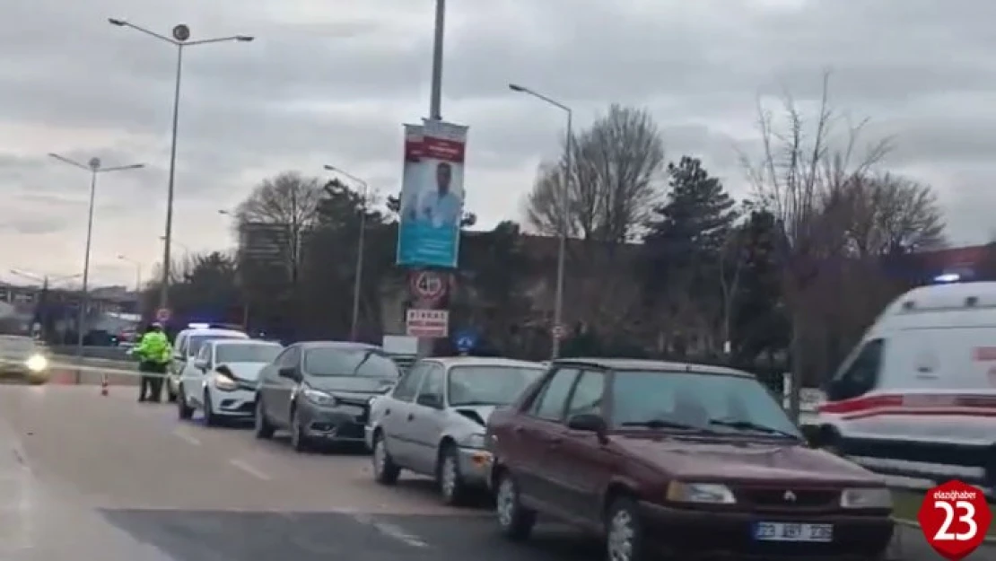 Elazığ'da zincirleme trafik kazası: 1 yaralı