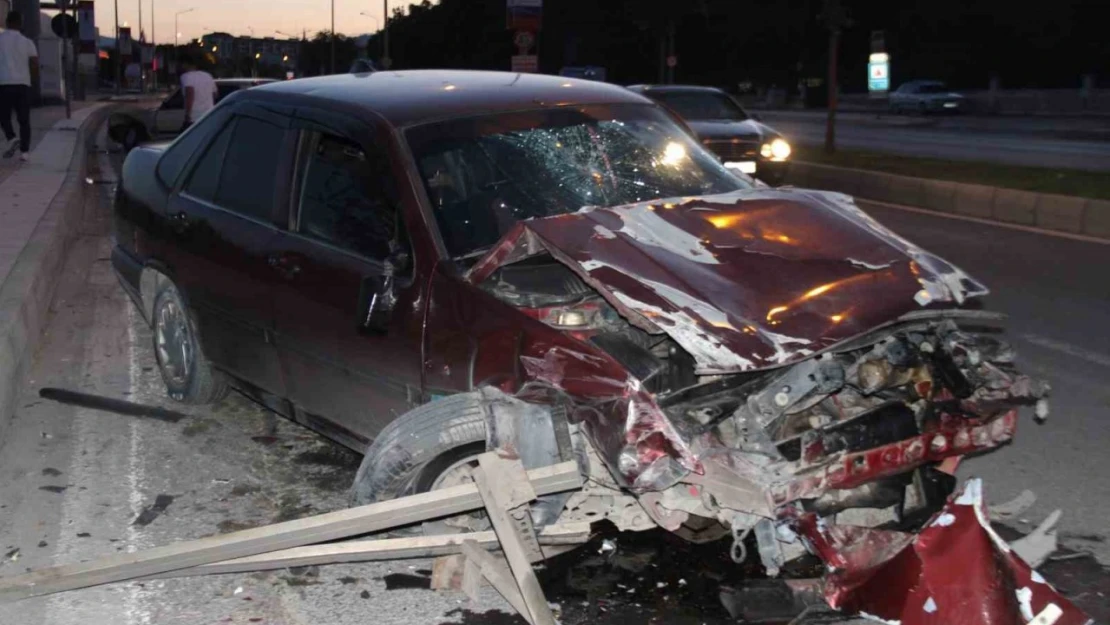 Elazığ'da zincirleme trafik kazası: 4 yaralı