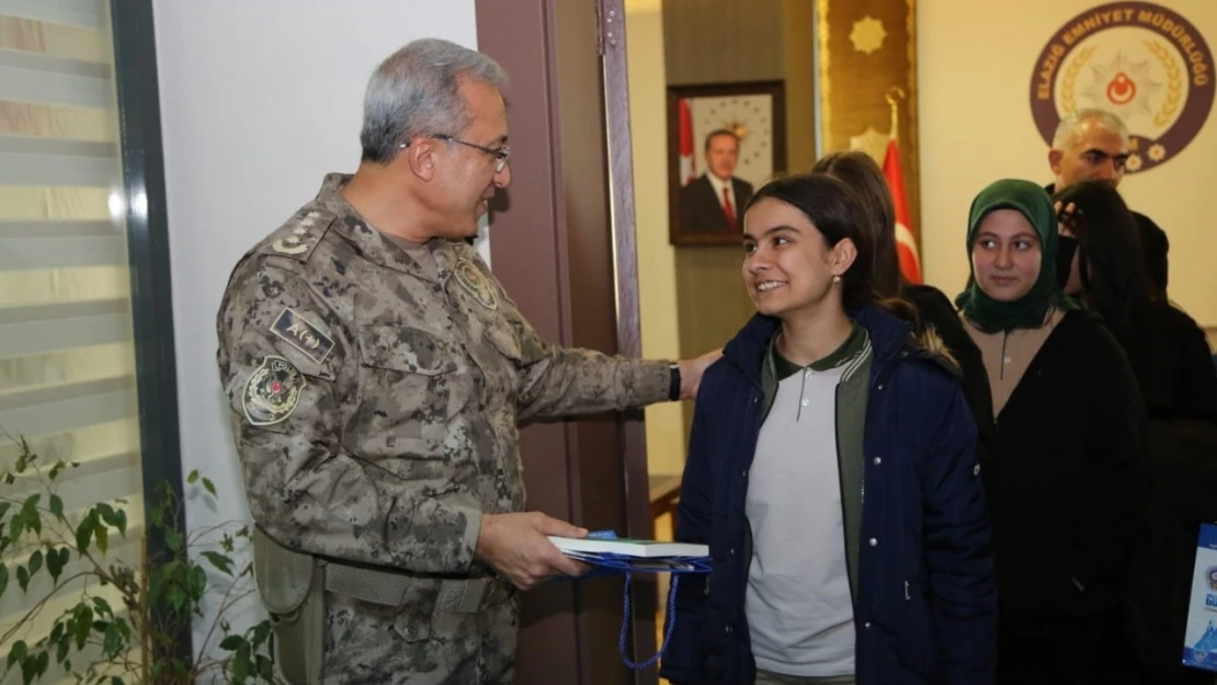 Elazığ Emniyet Müdürü Karayel, öğrencileri ağırladı