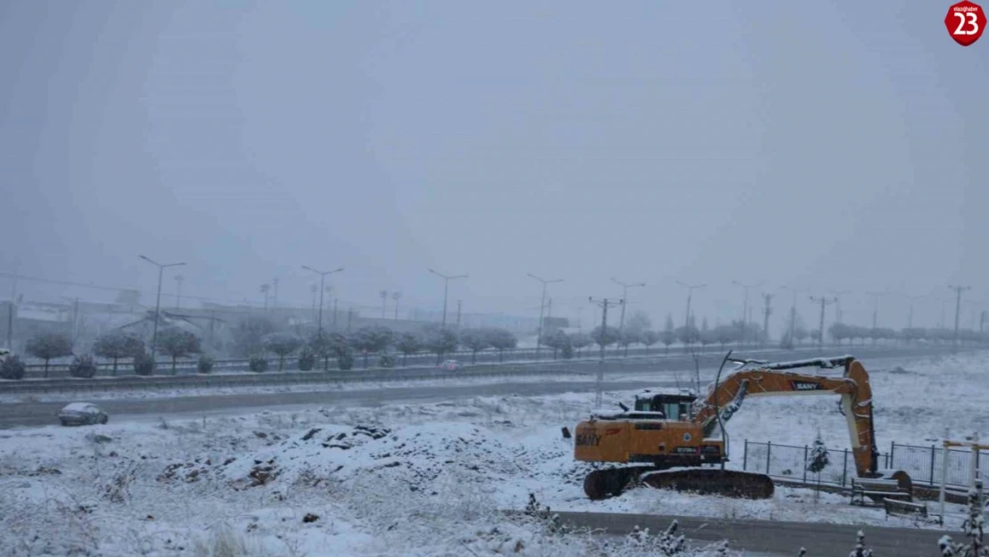 Elazığ'da Kar Yağışı Etkili Olmaya Başladı, Eğitim ve Öğretime Ara Verildi