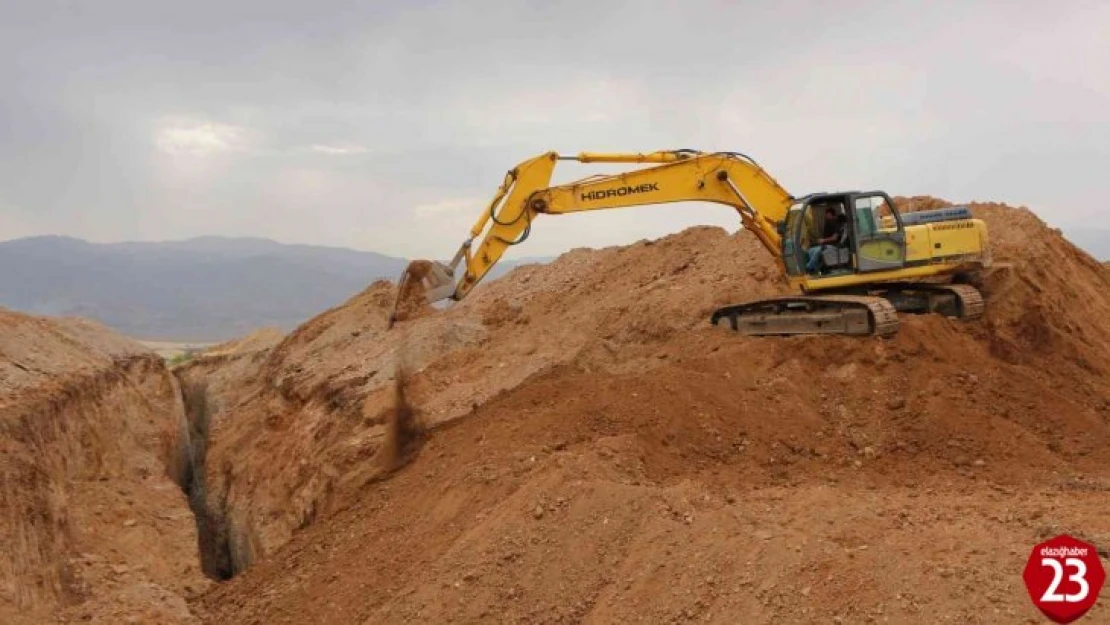 Elazığ İl Özel İdaresi alt yapı çalışmalarını sürdürüyor