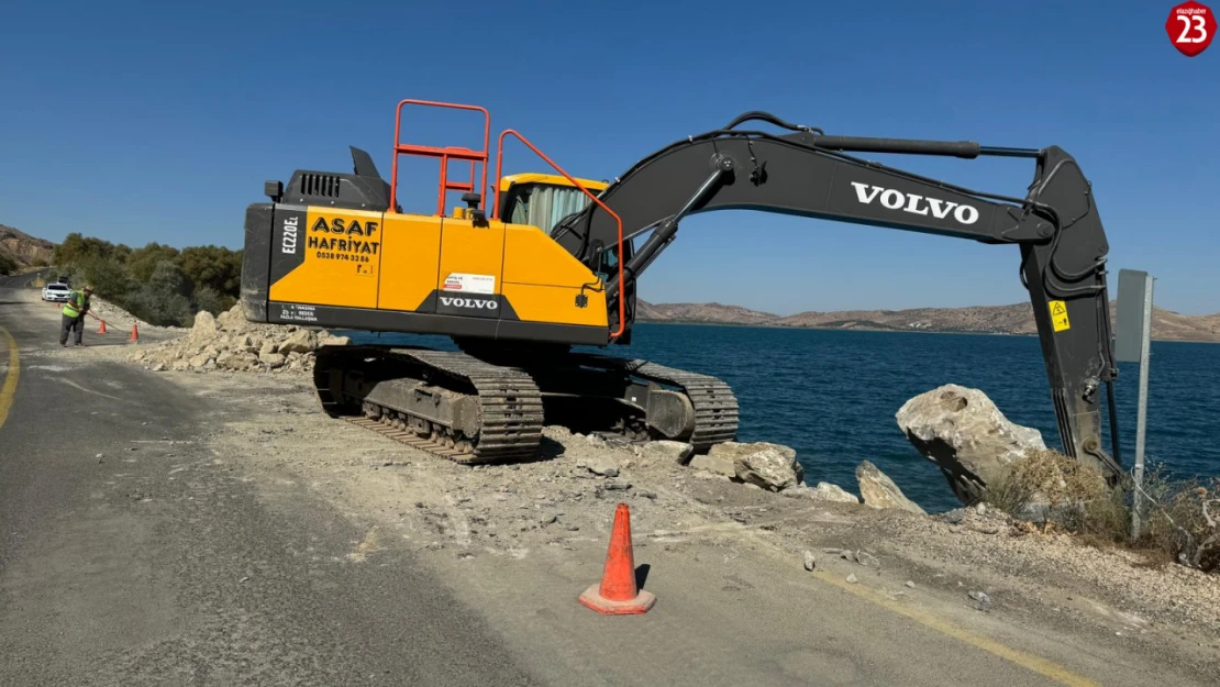 Elazığ İl Özel İdaresi Ekipleri Sivrice'de Çalışmalarını Sürdürüyor