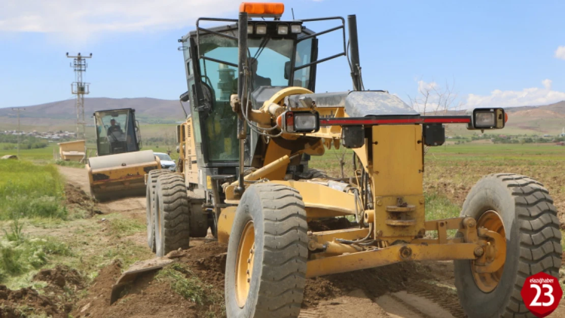 Elazığ İl Özel İdaresi Köy Yollarında Yol Genişletme ve Stabilize Çalışmalarına Aralıksız Devam Ediyor