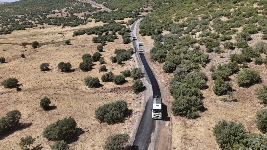 Elazığ İl Özel İdaresi'nden Karakoçan'da Yol Çalışmaları: Köy Yolu Tamamlandı, Grup Yolu Devam Ediyor