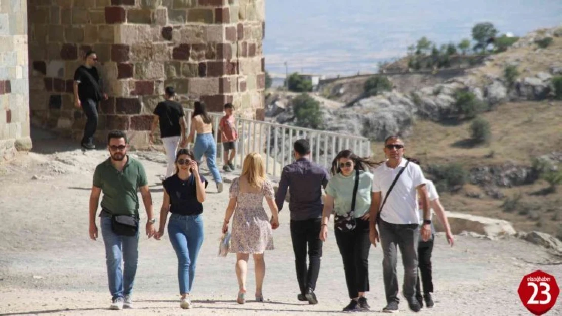 Elazığ'ın turizme açılan kapısı Harput'a ziyaretçi akını