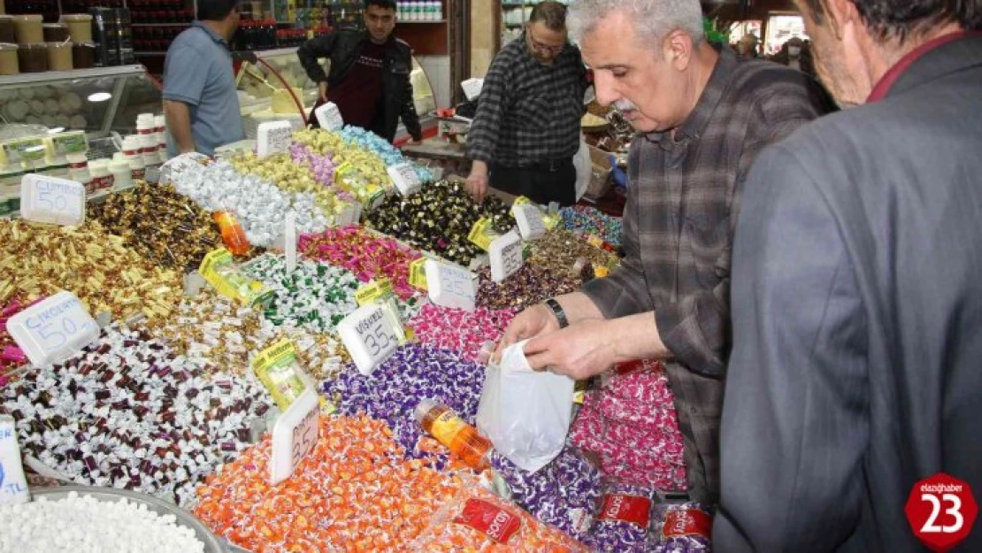 Elazığ Kapalı Çarşı'da bayram yoğunluğu