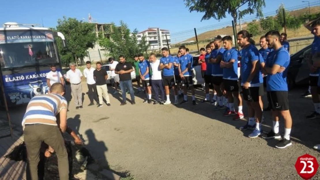 Elazığ Karakoçanspor Sahaya İndi