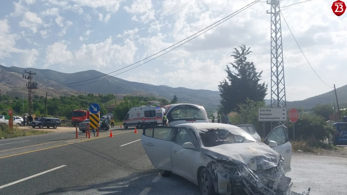 Elazığ Malatya Yolunda Feci Kaza, 1 Kişi Öldü 6 Kişi Yaralandı