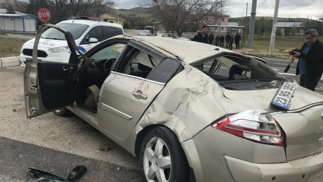 Elazığ Malatya Yolunda Feci Kaza, 5 Kişi Yaralandı