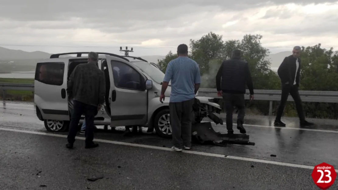 Elazığ Pertek Yolunda Feci Kaza, 1 Kişi Öldü 2 Kişi Yaralandı