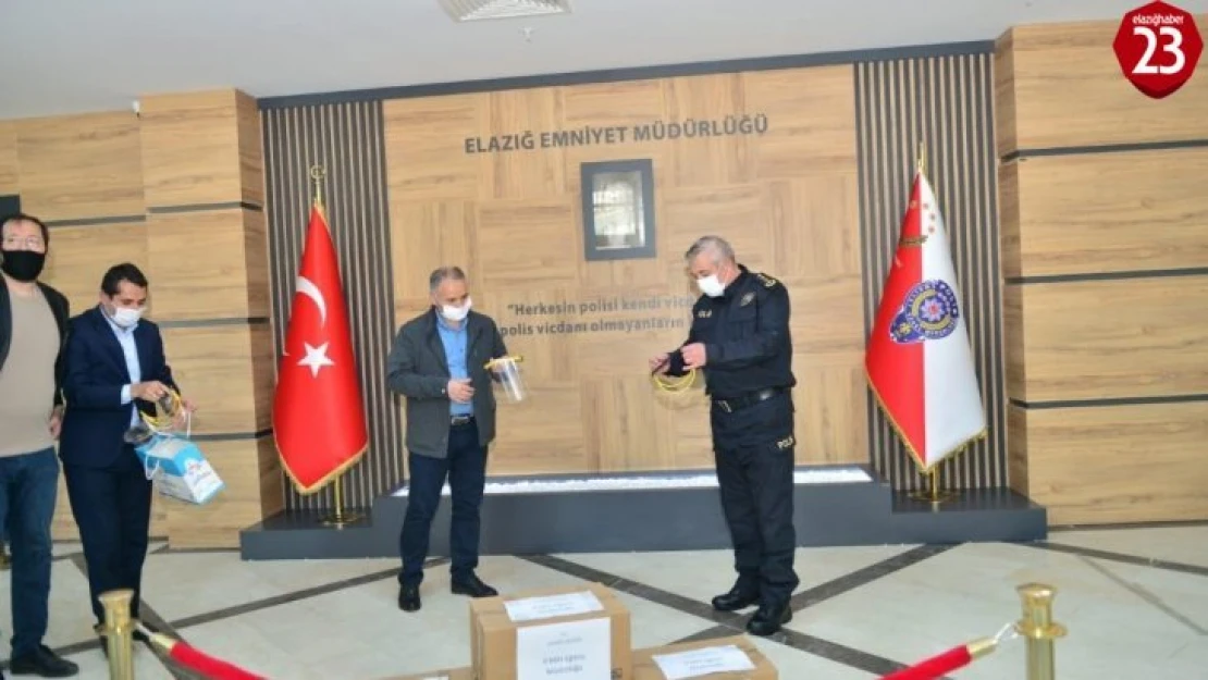 Elazığ polisine virüse karşı siperlik