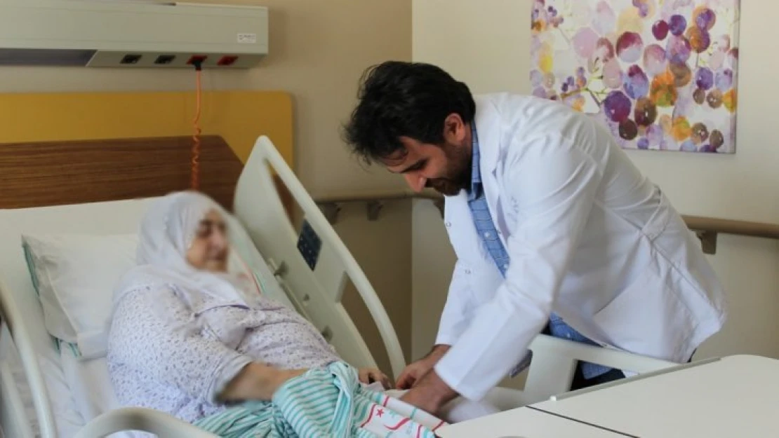 Elazığ Şehir Hastanesinden Bir İlk, Tümör Protezi İle Yeniden Yürümeye Başladı