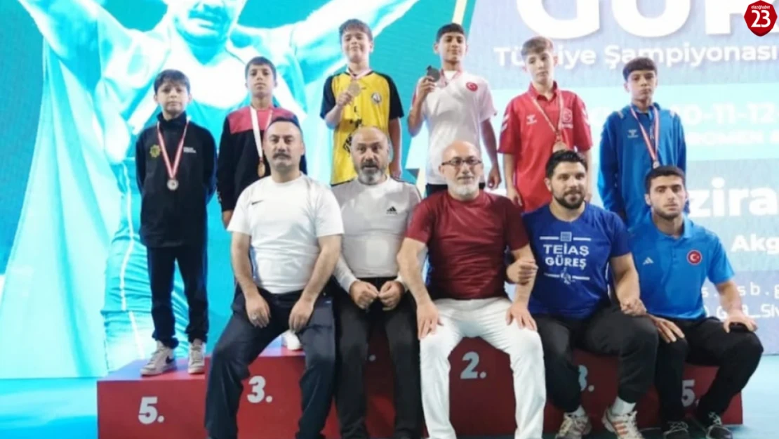 Elazığlı Güreşçi Muhammed Hasan Hüseyin Çelik Türkiye İkincisi Oldu